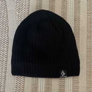 NWOT men’s black Volcom beanie interior fleece warmth